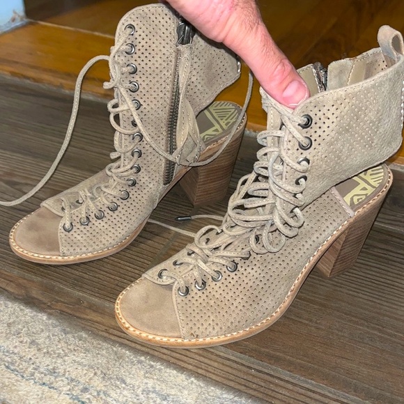 Dolce Vita Shoes - Dolce Vita size 8 heels. Super cute